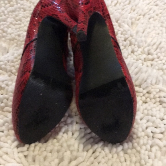 Boston design red snake skin boots size 7 women’s - Picture 6 of 8